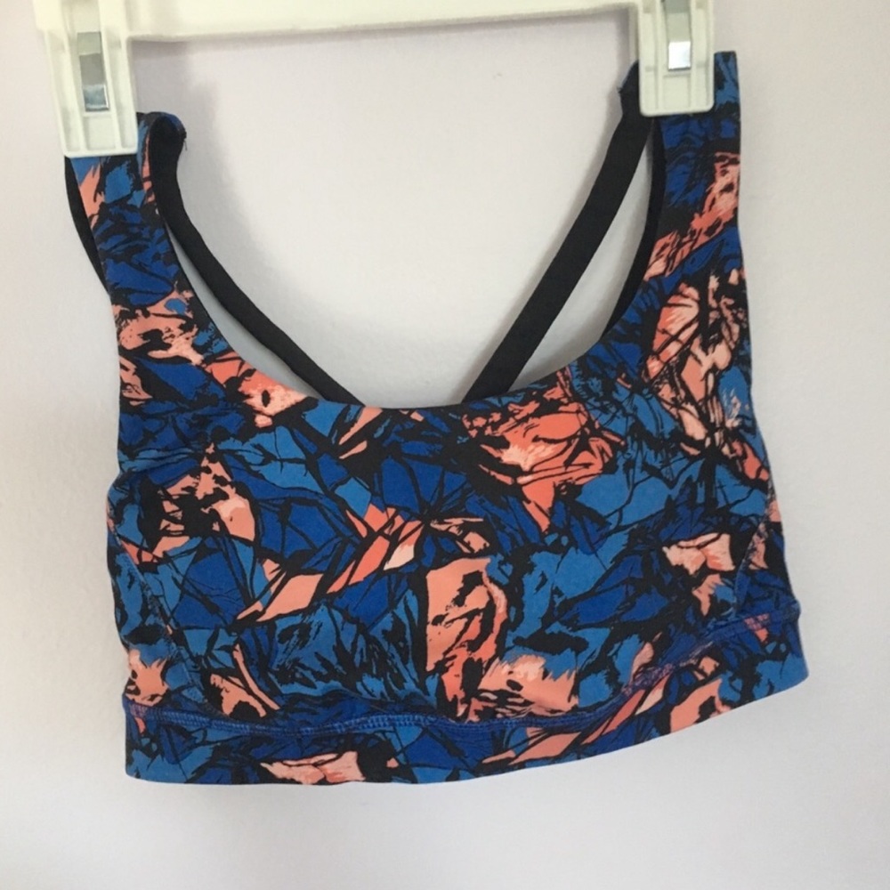 Lululemon sports bra